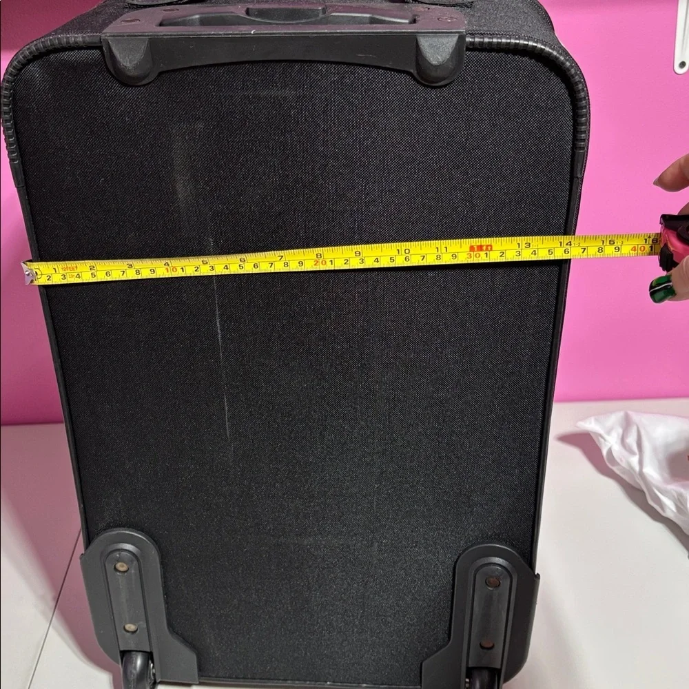 American Tourister Black Travel Bag